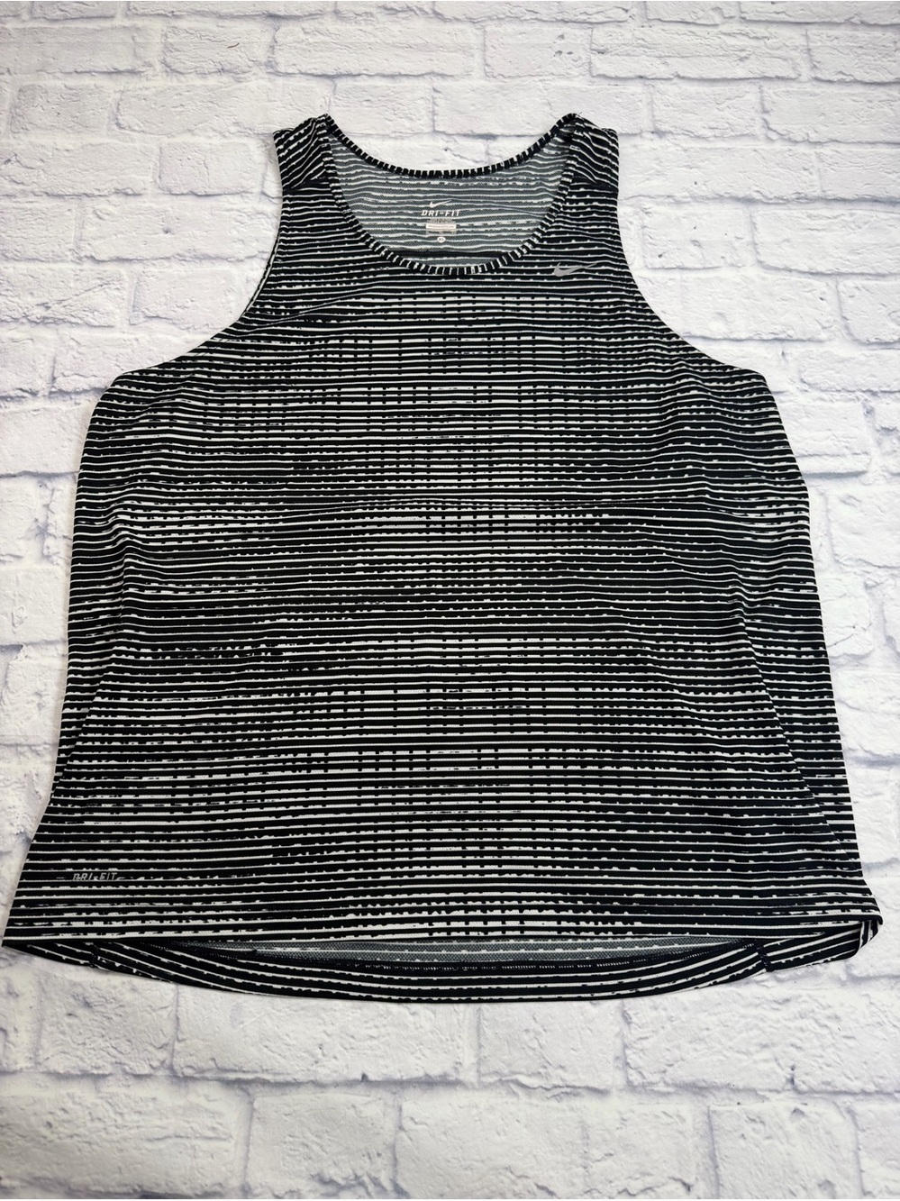 Nike Miler Drifit Black & White Striped Tank Top. Size XL